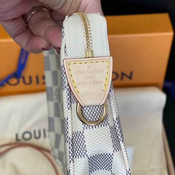 💔 SOLD NEW Pochette Accessoires Damier Azur - Picture 4 of 8